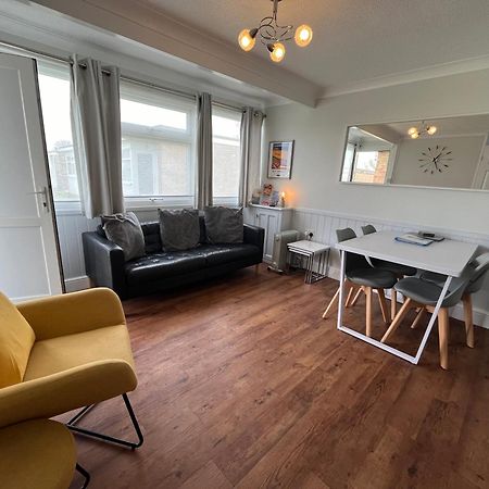 Beachcomber Sunbeach: Pet-Friendly Chalet with Club Access Scratby Exterior photo