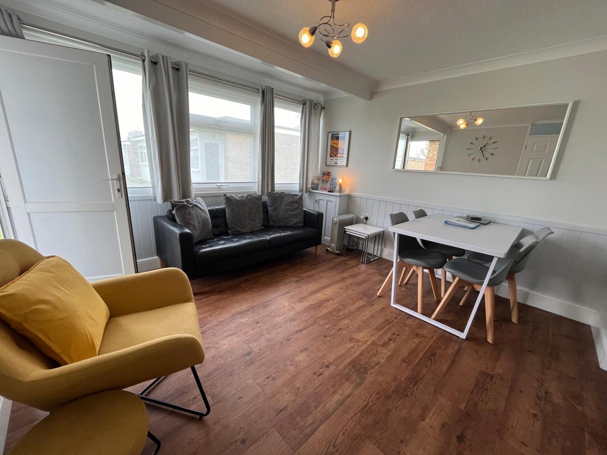 Beachcomber Sunbeach: Pet-Friendly Chalet with Club Access Scratby Exterior photo